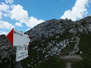 74 Rientrati al Passo la Forca (1848 m)
